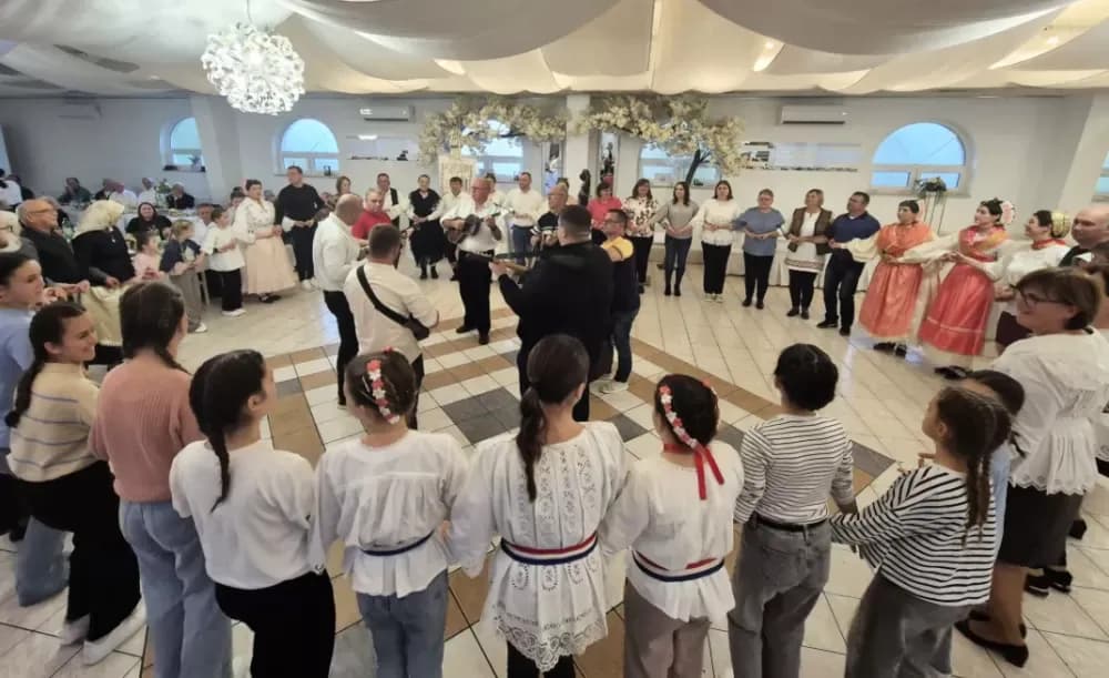 U Sikirevcima svečano proslavljena 50. obljetnica KUD-a „Sloga“