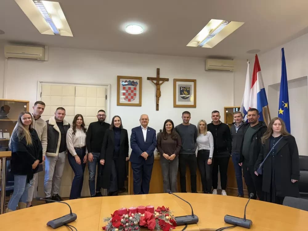Svečano potpisivanje ugovora o pravu građenja za novih osam mladih obitelji