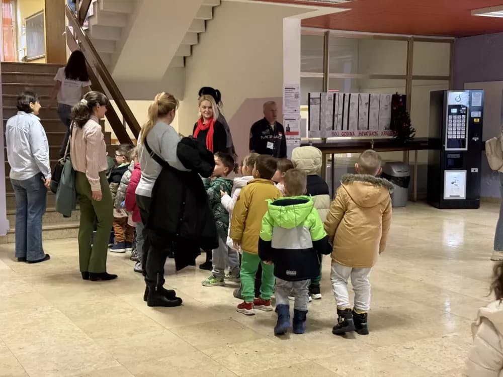 Održan GMM FEST(IVAL) 2025 u Gimnaziji „Matija Mesić“ – Slavonski Brod proslavio dan znanosti, tehnologije i inovacija