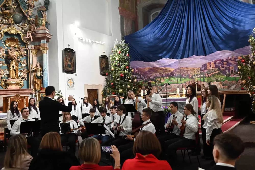 Održan Božićni duhovni koncert: “U susret Božiću“