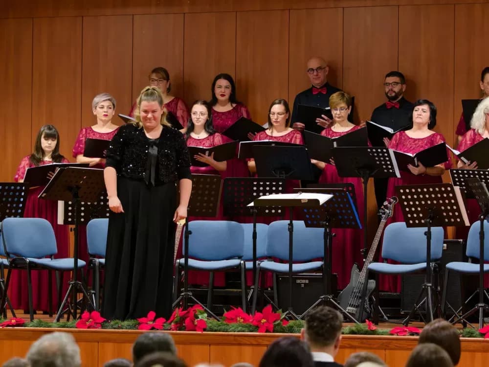 Božićni koncert brodskih udruga ispunio Glazbenu školu blagdanskim ozračjem