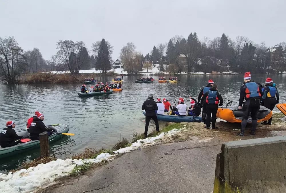 19. BOŽIĆNI RAFTING - I Brođani veslali i plivali studenim vodama Mrežnice