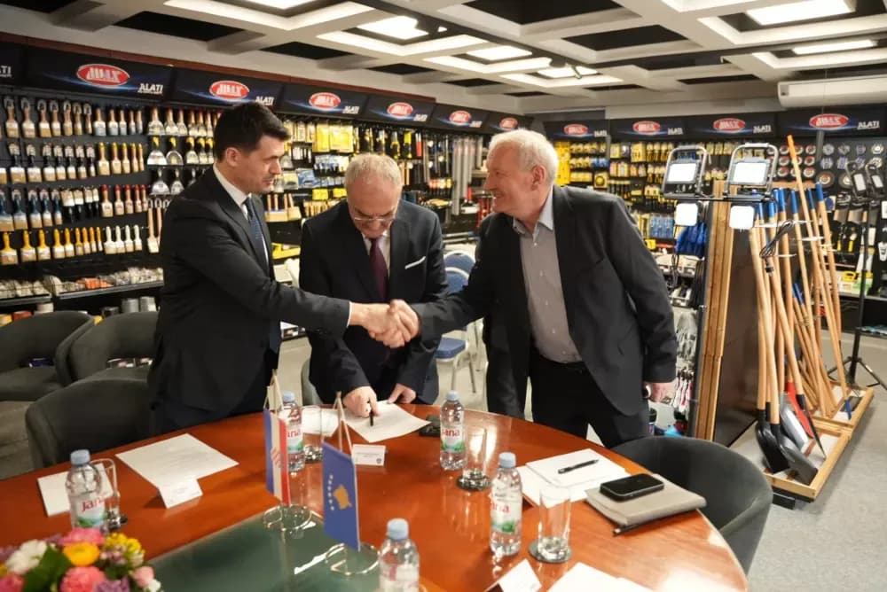 Kosovo nudi prilike, Sl. Brod odgovara suradnjom
