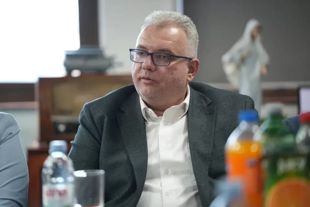 Kosovo nudi prilike, Sl. Brod odgovara suradnjom