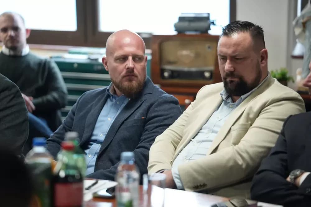 Kosovo nudi prilike, Sl. Brod odgovara suradnjom