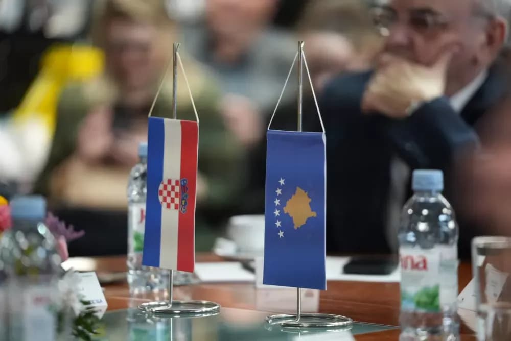 Kosovo nudi prilike, Sl. Brod odgovara suradnjom