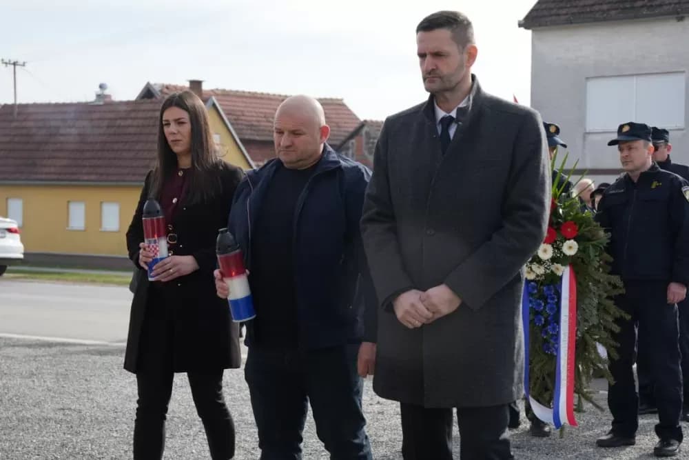 Svečano i dostojanstveno u Sibinju: Odana počast žrtvama i obilježen Dan općine