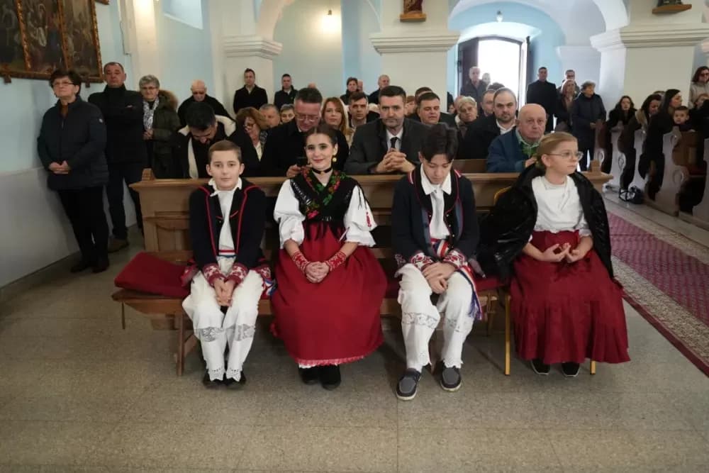 Svečano i dostojanstveno u Sibinju: Odana počast žrtvama i obilježen Dan općine