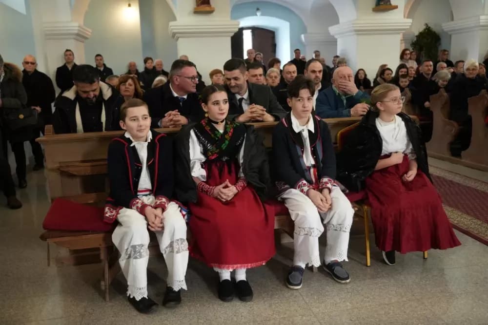 Svečano i dostojanstveno u Sibinju: Odana počast žrtvama i obilježen Dan općine