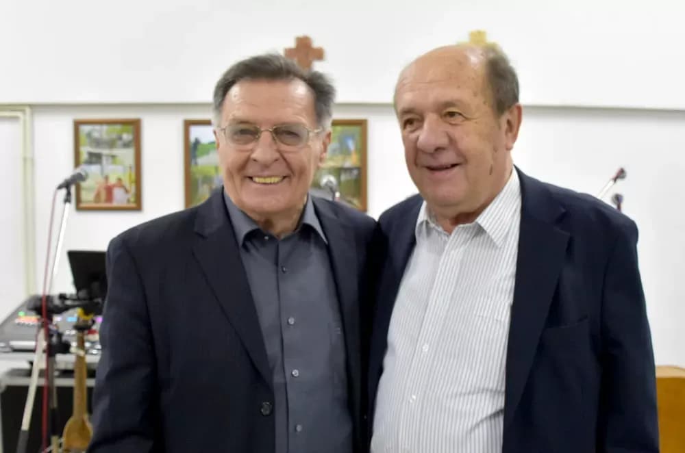 Bivši državni inspektor cestovnog prometa Mata Benakić proslavio 75.rođendan - pjevali mu Đenka, Štef i Satir