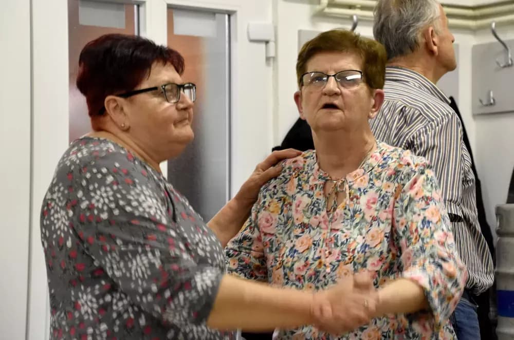 Bivši državni inspektor cestovnog prometa Mata Benakić proslavio 75.rođendan - pjevali mu Đenka, Štef i Satir