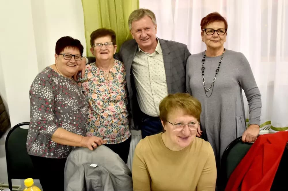 Bivši državni inspektor cestovnog prometa Mata Benakić proslavio 75.rođendan - pjevali mu Đenka, Štef i Satir