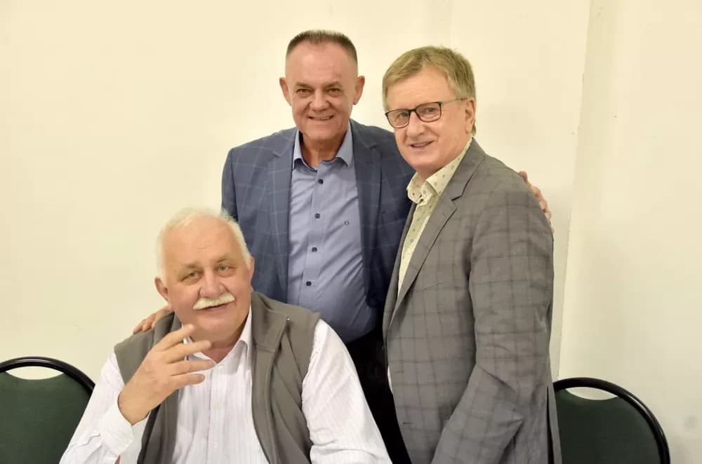 Bivši državni inspektor cestovnog prometa Mata Benakić proslavio 75.rođendan - pjevali mu Đenka, Štef i Satir