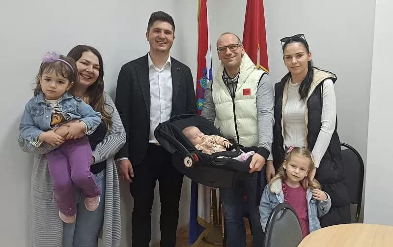Načelnik Daniel Grgić primio mlade obitelji i sportaše: ʼDjeca su naša budućnost i najveće bogatstvoʼ