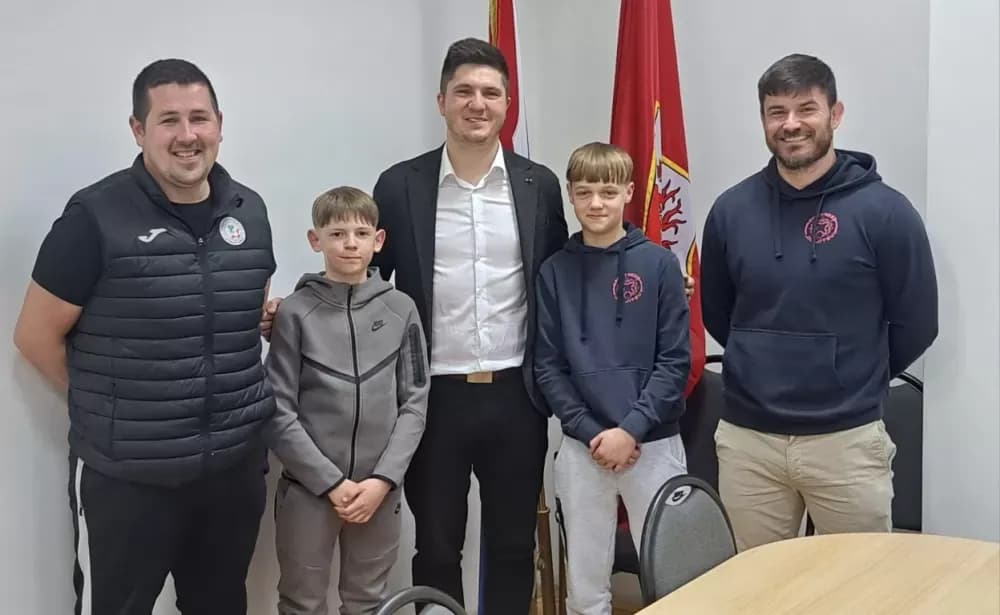 Načelnik Daniel Grgić primio mlade obitelji i sportaše: ʼDjeca su naša budućnost i najveće bogatstvoʼ