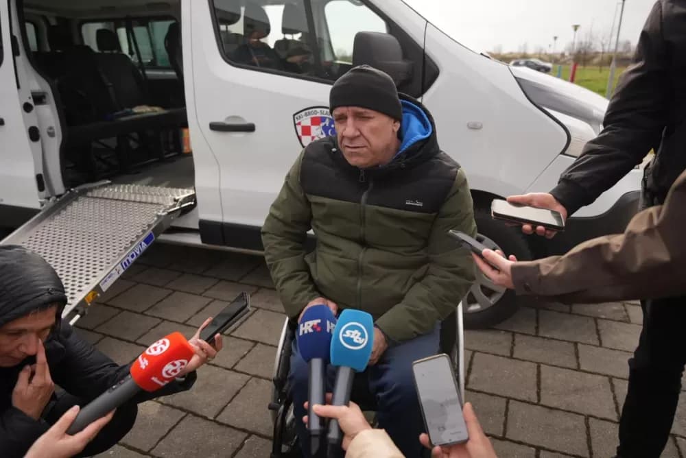 Novi vjetar u leđa za brodske sportaše: Županija donirala specijalizirani kombi Košarkaškom klubu invalida Brod