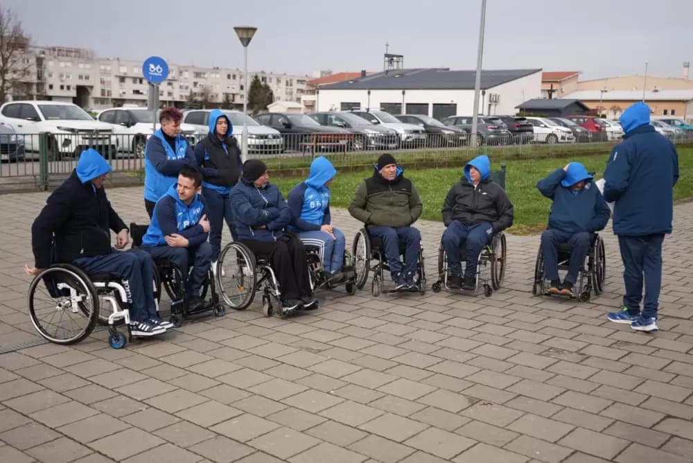 Novi vjetar u leđa za brodske sportaše: Županija donirala specijalizirani kombi Košarkaškom klubu invalida Brod