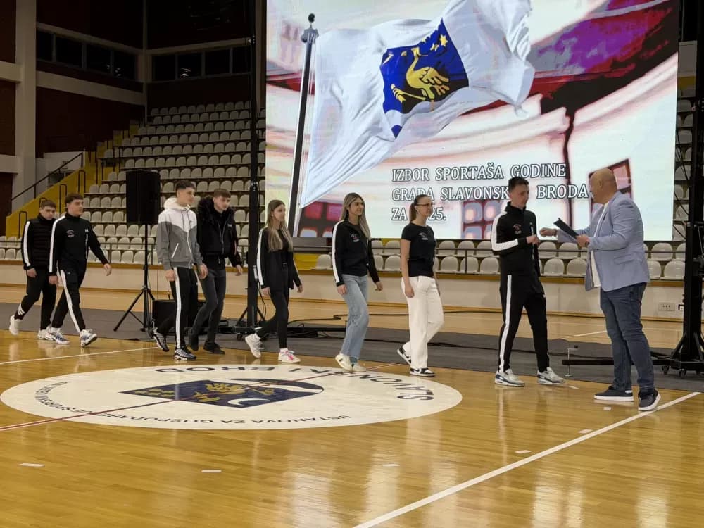 Slavonski Brod nagradio najbolje sportaše 2025.: Veočić i Tot na vrhu