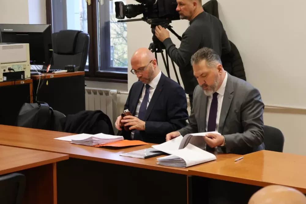 Bivši sudac Županijskog suda u Sl. Brodu Predrag Dragičević na optuženičkoj klupi - rasprava odgođena zbog spornog člana vijeća