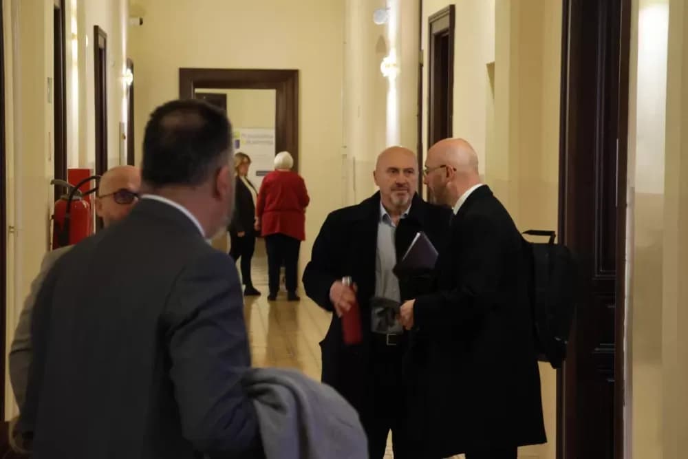 Bivši sudac Županijskog suda u Sl. Brodu Predrag Dragičević na optuženičkoj klupi - rasprava odgođena zbog spornog člana vijeća