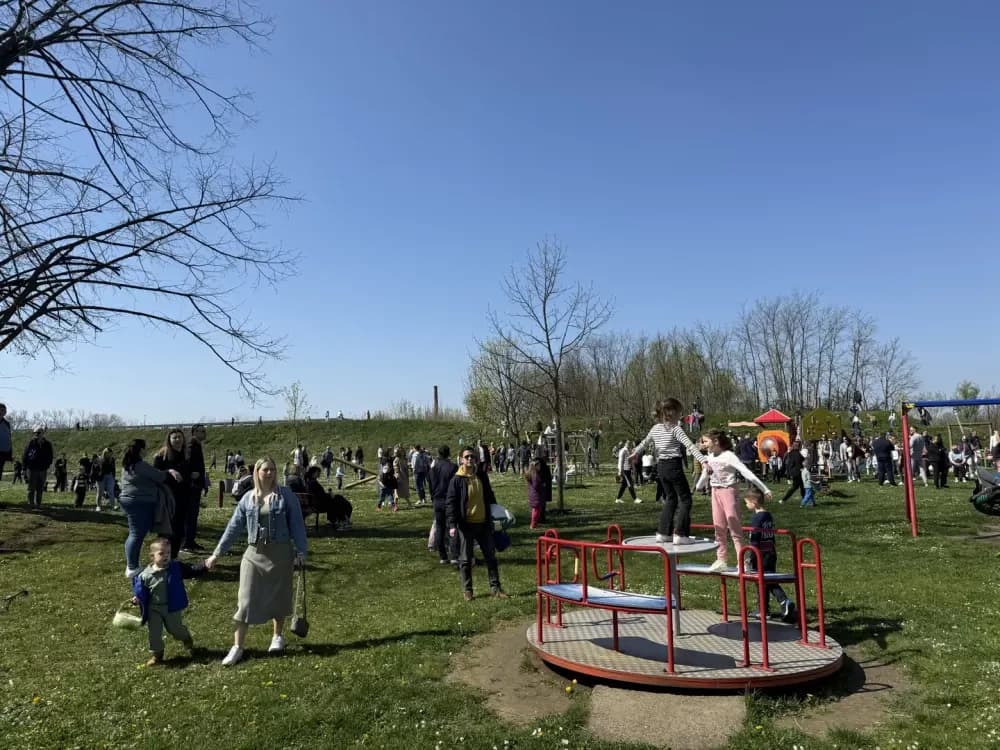 Najmlađi uživali u uskrsnom druženju u Tvrđavi Brod