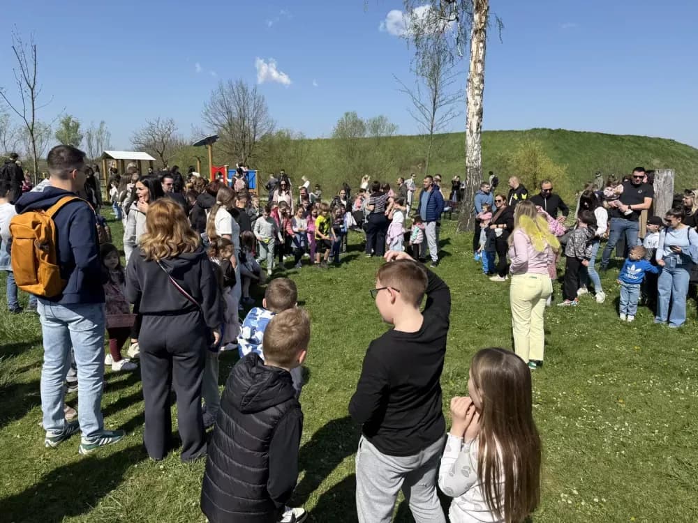 Najmlađi uživali u uskrsnom druženju u Tvrđavi Brod