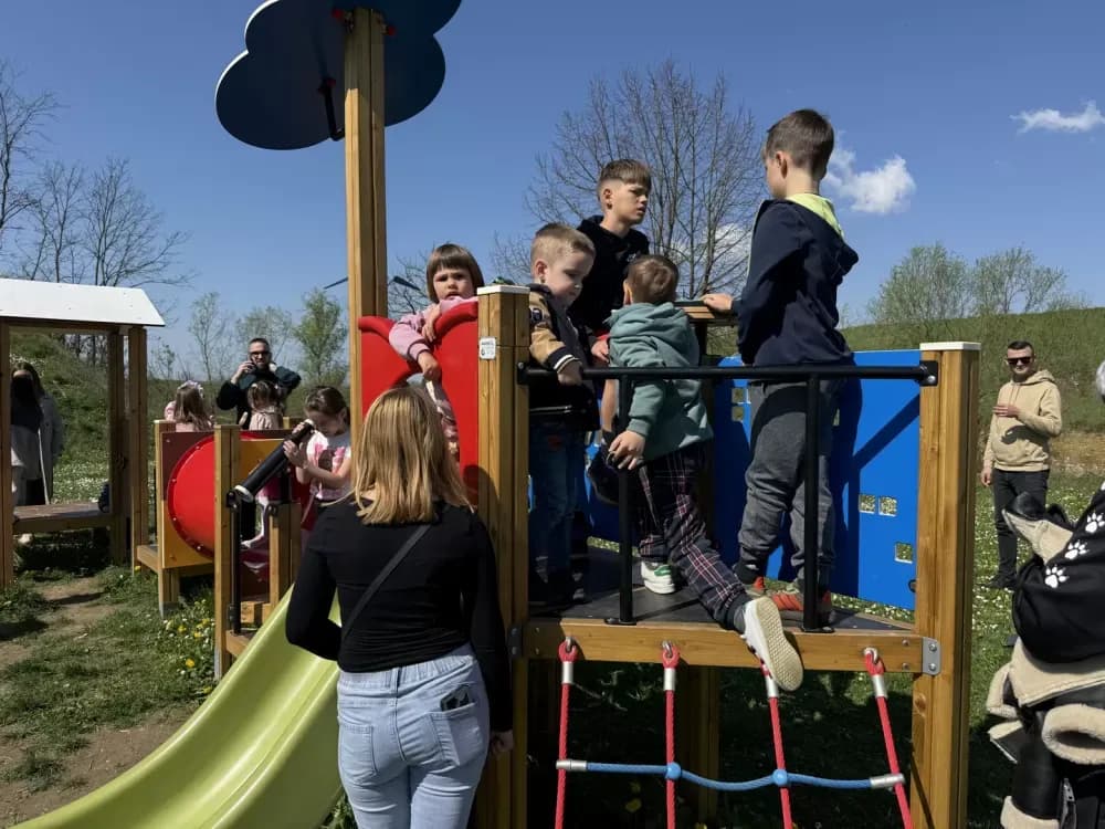 Najmlađi uživali u uskrsnom druženju u Tvrđavi Brod