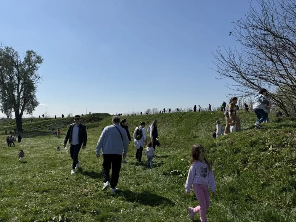 Najmlađi uživali u uskrsnom druženju u Tvrđavi Brod