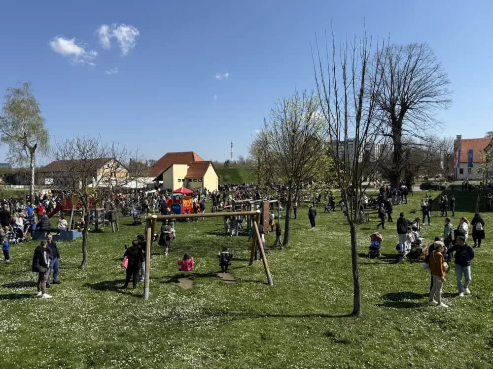 Najmlađi uživali u uskrsnom druženju u Tvrđavi Brod