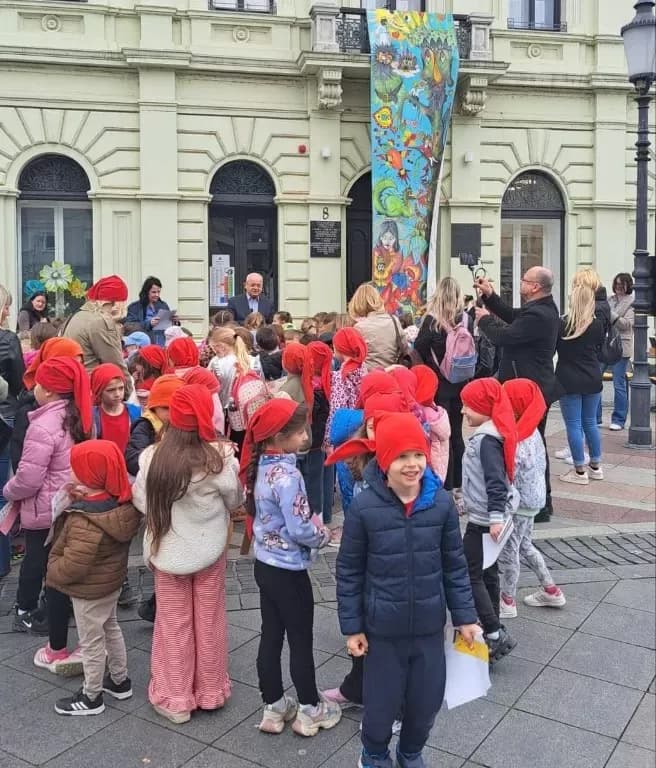 U Svijet bajki stigli su brojni mališani iz cijele Hrvatske, među njima i prvašići iz Požege