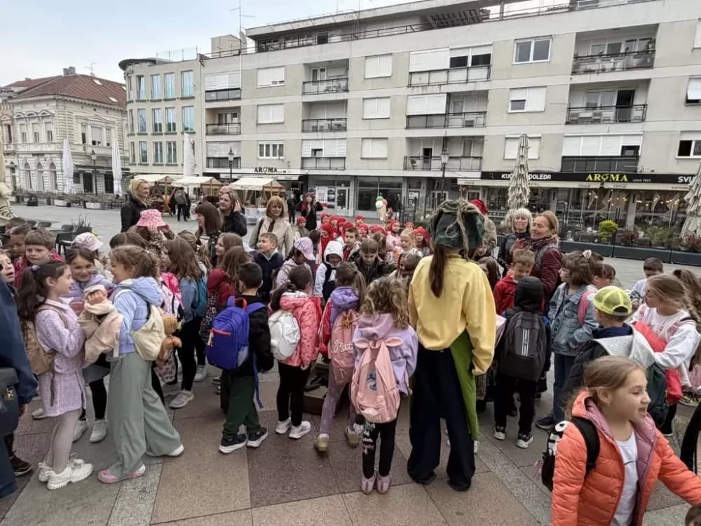 U Svijet bajki stigli su brojni mališani iz cijele Hrvatske, među njima i prvašići iz Požege