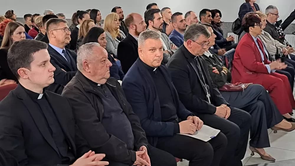 Velika priča iz malog mjesta: 850 godina svetišta u jednoj knjizi