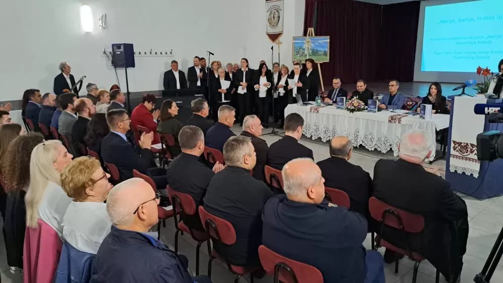 Velika priča iz malog mjesta: 850 godina svetišta u jednoj knjizi