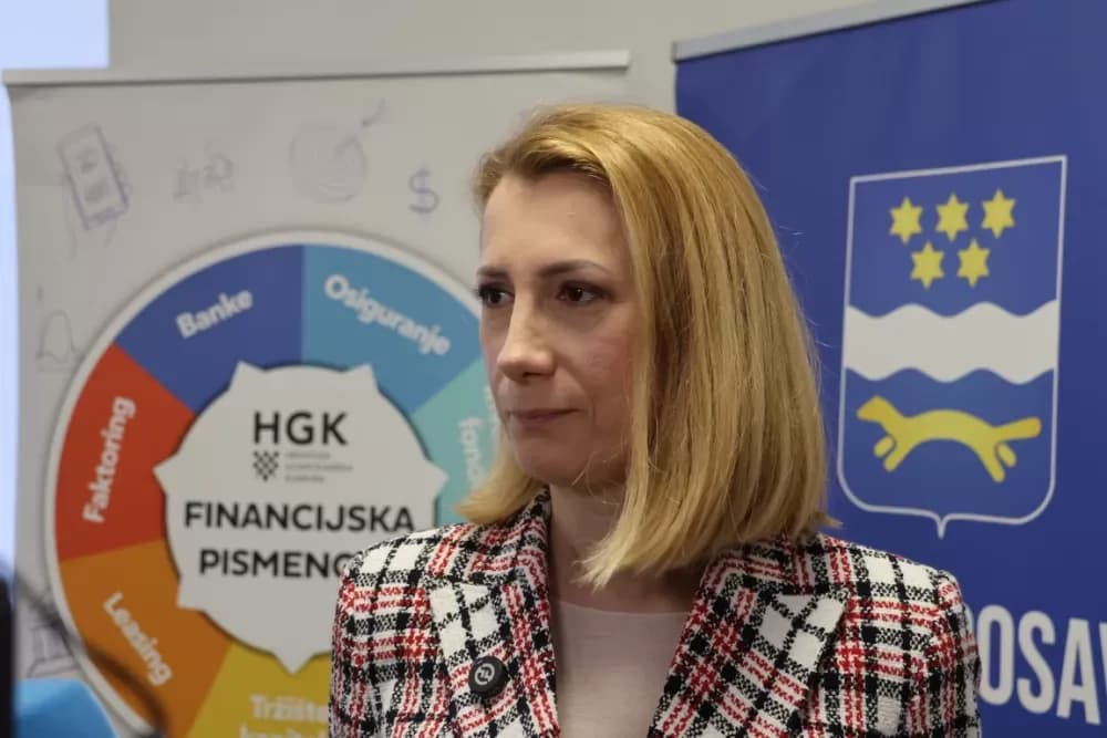 Županijska komora Sl. Brod okupila učenike na edukaciji o financijskoj pismenosti