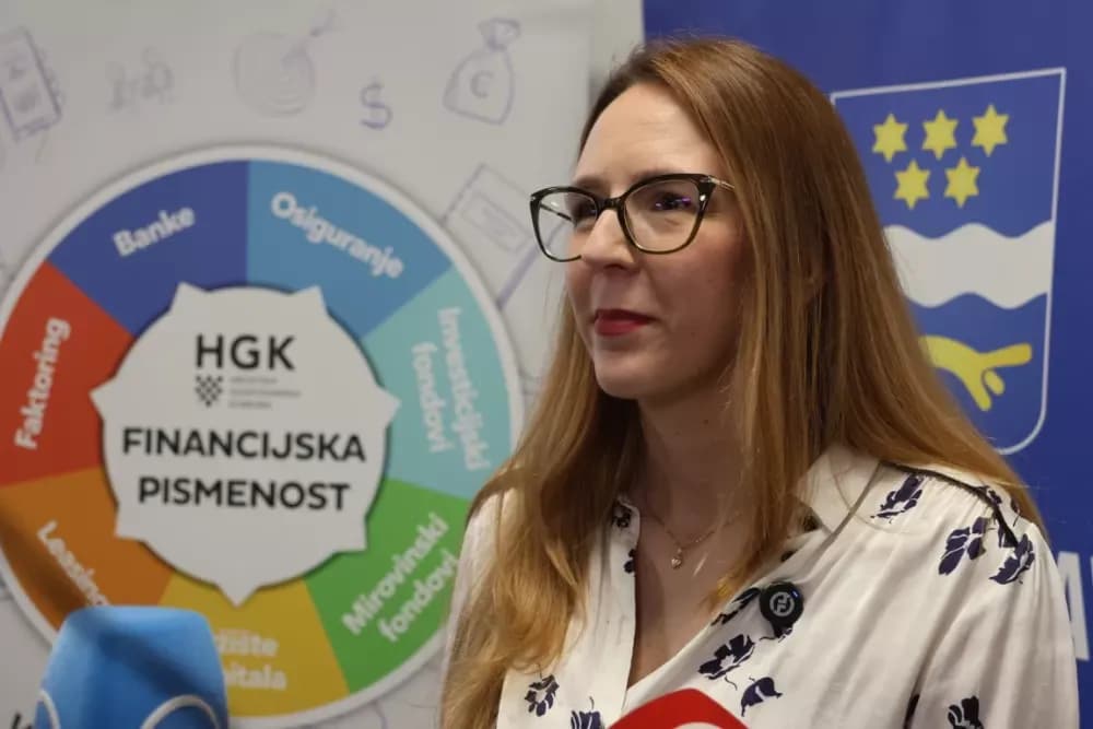 Županijska komora Sl. Brod okupila učenike na edukaciji o financijskoj pismenosti