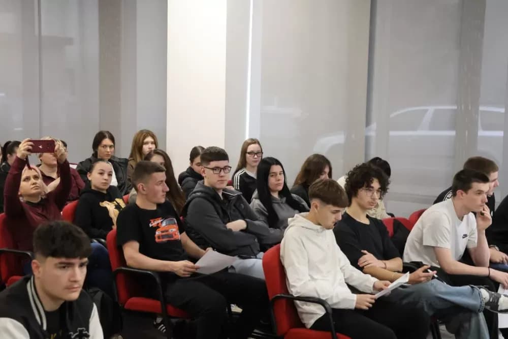 Županijska komora Sl. Brod okupila učenike na edukaciji o financijskoj pismenosti