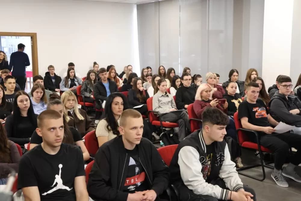 Županijska komora Sl. Brod okupila učenike na edukaciji o financijskoj pismenosti