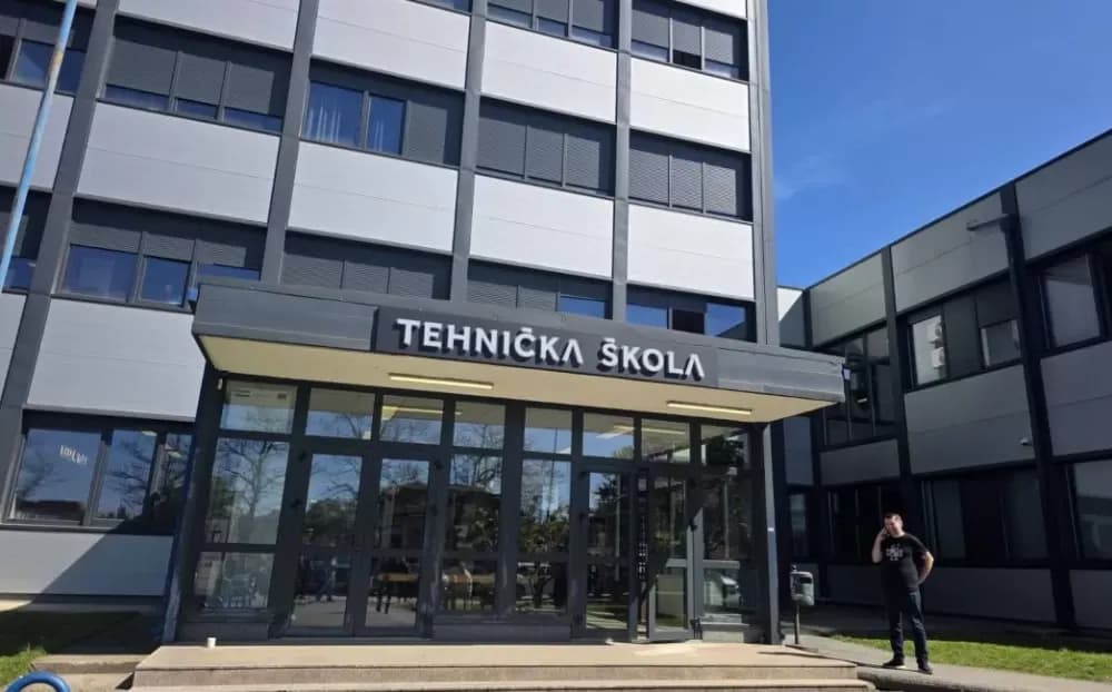 Budući srednjoškolci zavirili u svijet tehnike i inovacija: Tehnička škola Slavonski Brod pokazala kako izgleda obrazovanje budućnosti