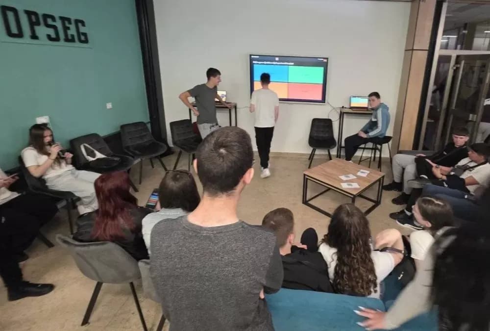 Budući srednjoškolci zavirili u svijet tehnike i inovacija: Tehnička škola Slavonski Brod pokazala kako izgleda obrazovanje budućnosti