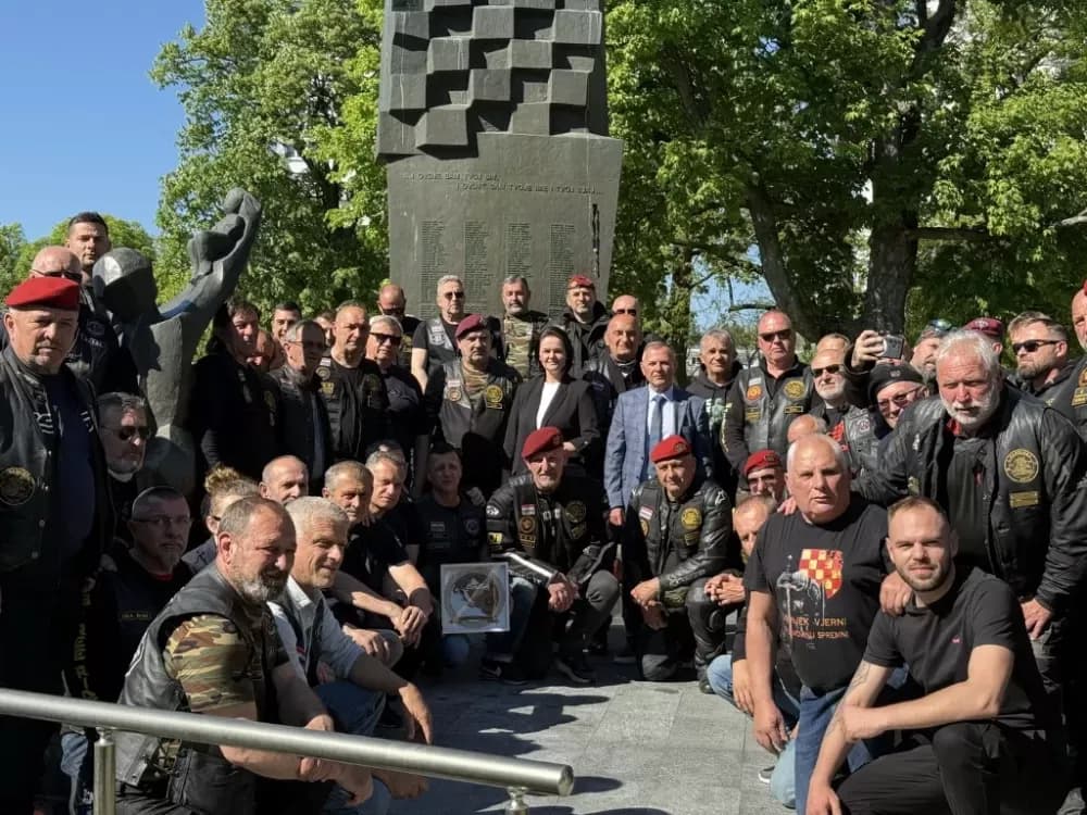 Hodočasnička vožnja s porukom: Slavonski Brod dočekao Moto klub 4. gardijske brigade