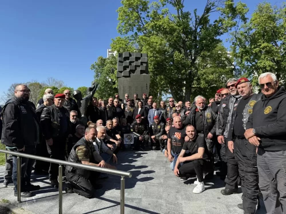 Hodočasnička vožnja s porukom: Slavonski Brod dočekao Moto klub 4. gardijske brigade