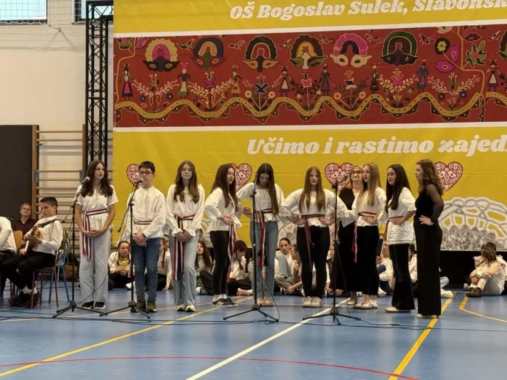 Osnovna škola „Bogoslav Šulekʼ uz pjesmu i ples obilježila 69 godina postojanja