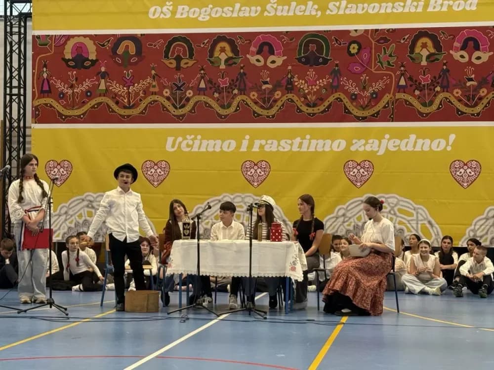 Osnovna škola „Bogoslav Šulekʼ uz pjesmu i ples obilježila 69 godina postojanja