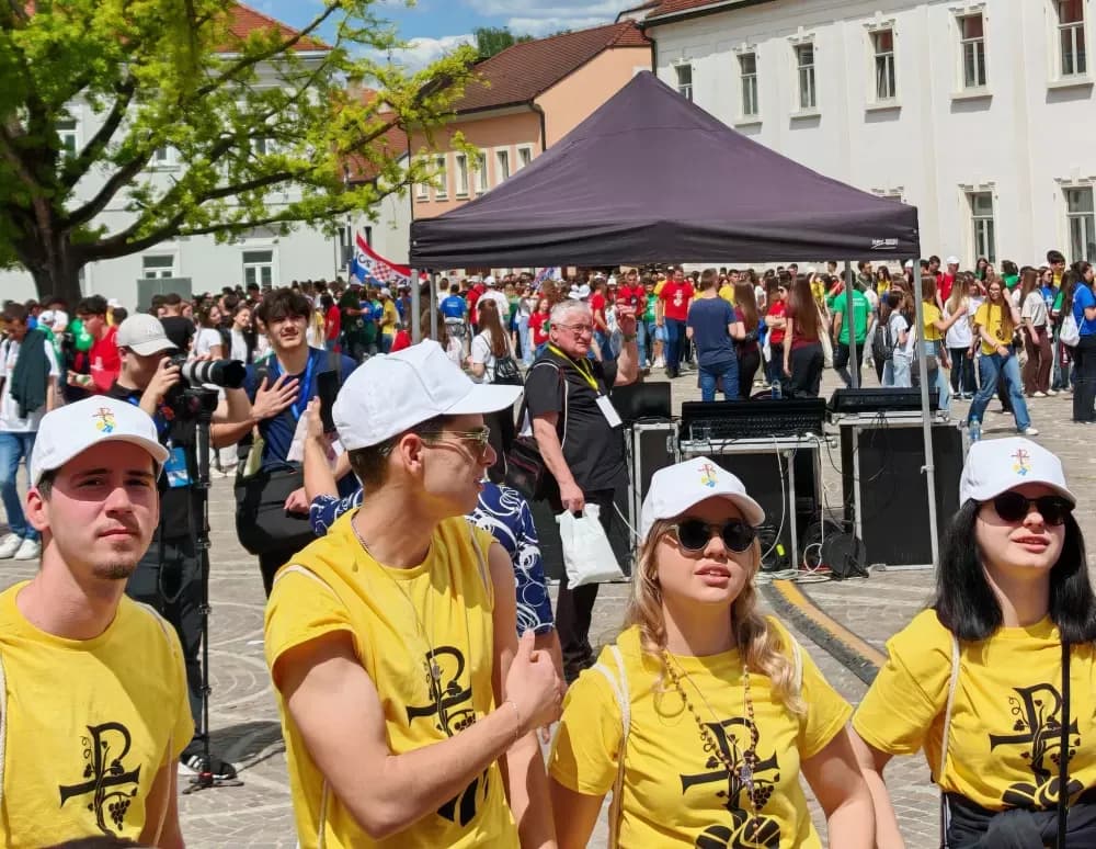 Veličanstveni prizori iz srca Zlatne doline: Više od 15 tisuća mladih slavilo Boga na Trgu u Požegi