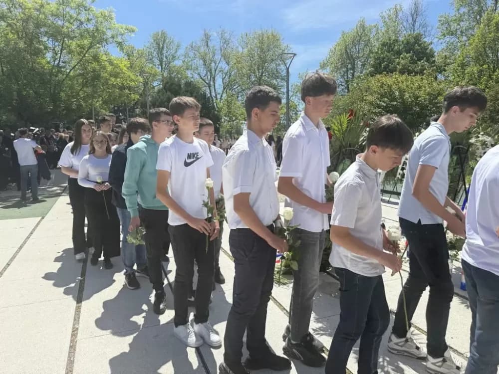 Bijele ruže za djecu kojoj je rat prekinuo djetinjstvo