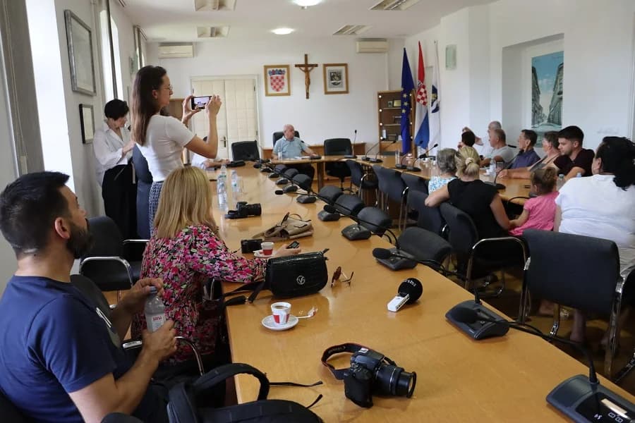 Nezadovoljni građani kod gradonačelnika