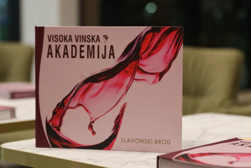 Predstavljena monografija ʼVisoka vinska akademija Slavonski Brodʼ