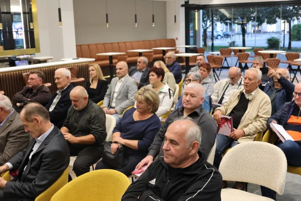 Predstavljena monografija ʼVisoka vinska akademija Slavonski Brodʼ