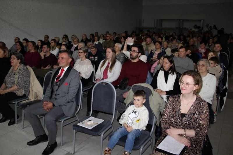 “TOMISLAVCI” U SUSRET BOŽIĆU – Tradicionalni koncert HPD Tomislav Cernik