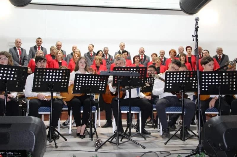 “TOMISLAVCI” U SUSRET BOŽIĆU – Tradicionalni koncert HPD Tomislav Cernik